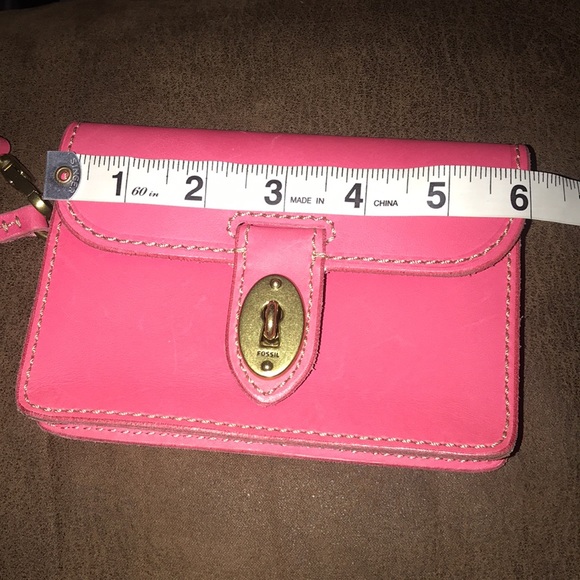 Vintage Fossil Genuine Leather Wristlet in Pink - Picture 3 of 11